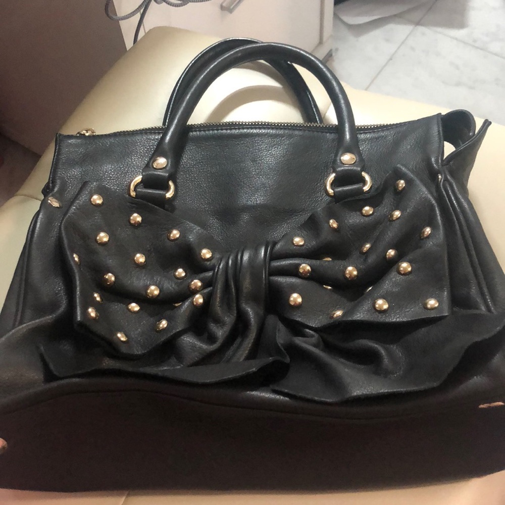 Red Valentino black leather bag with signature bow and gold hardware🔥
